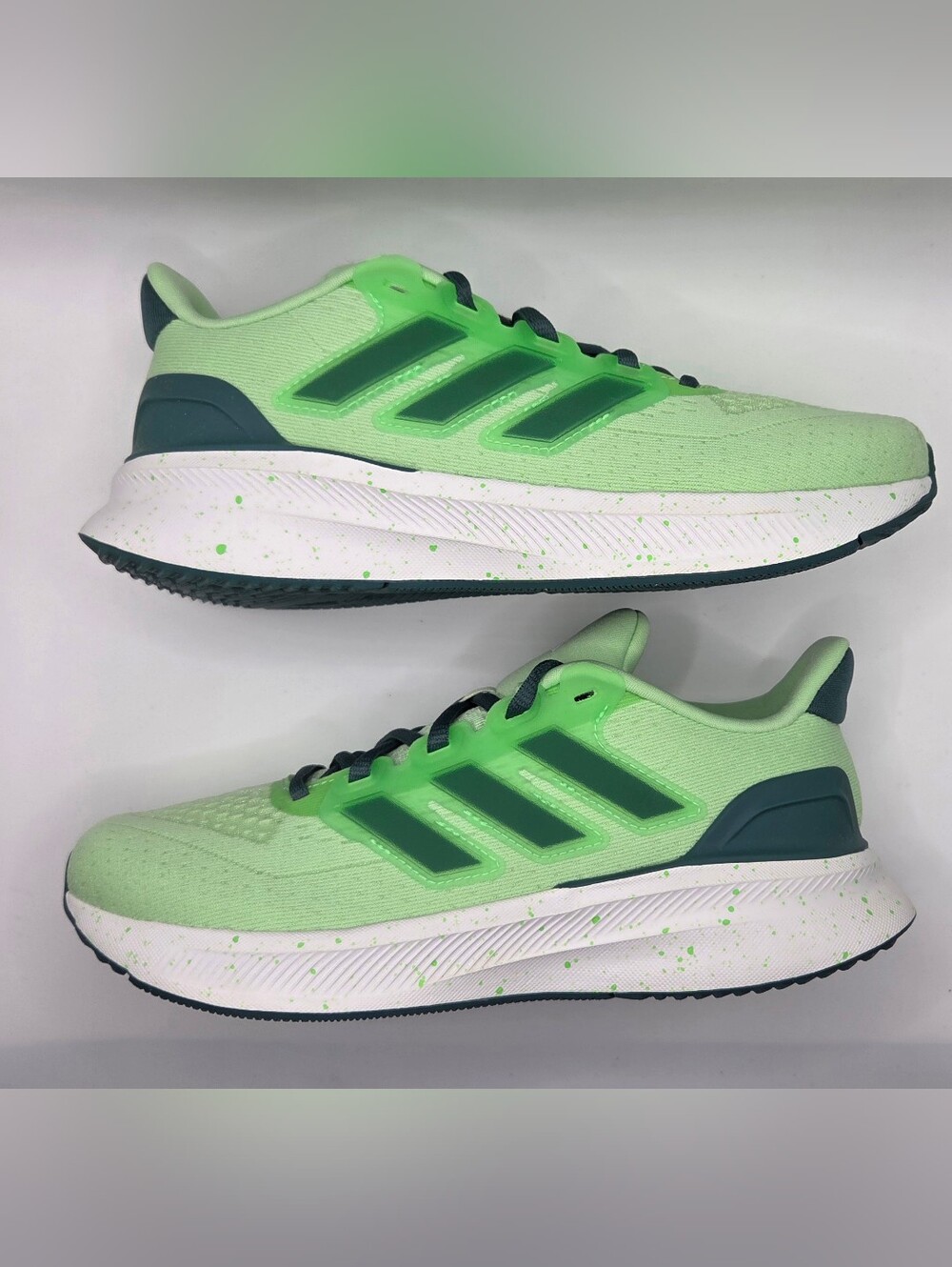 adidas UltraRun 5 Size 7 Youth/ 8.5 Womens Green